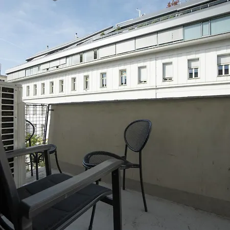 Charming Apartment With Balcony, Close To Stephansdom Cathedral Vienna Exterior photo