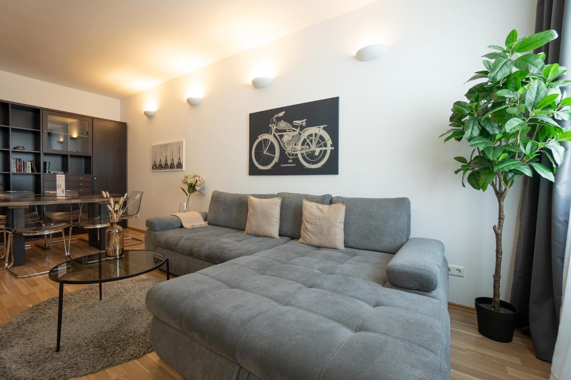 Charming With Balcony, Close To Stephansdom Cathedral Apartment Vienna