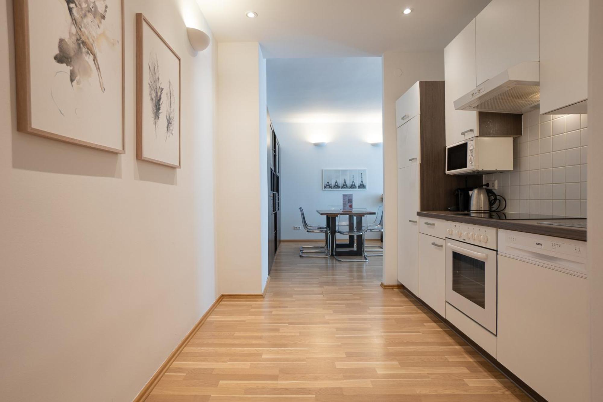 Charming With Balcony, Close To Stephansdom Cathedral Vienna
