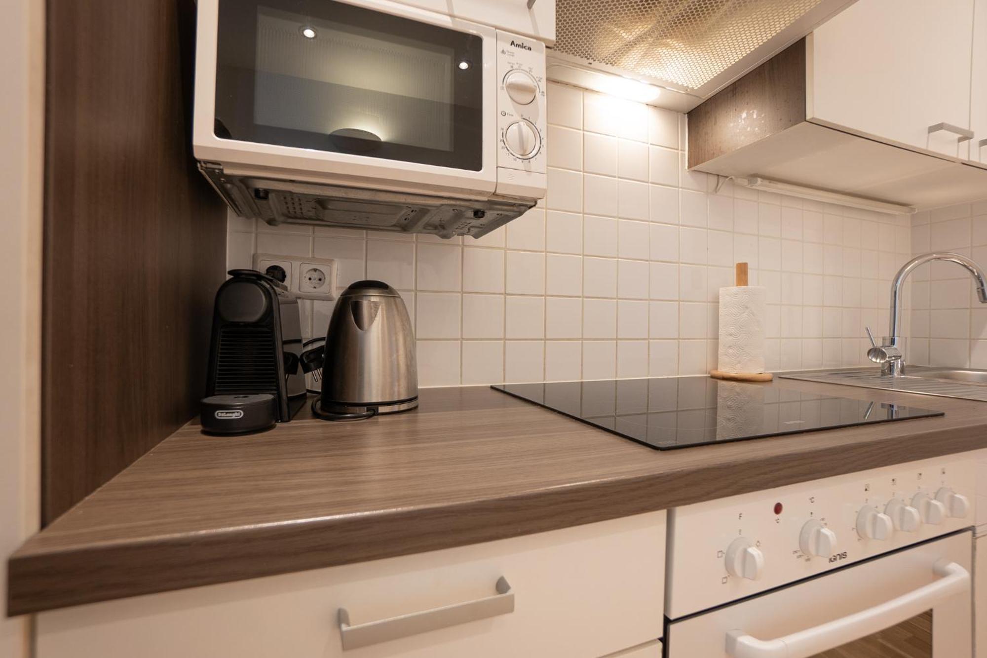 Charming With Balcony, Close To Stephansdom Cathedral Apartment *