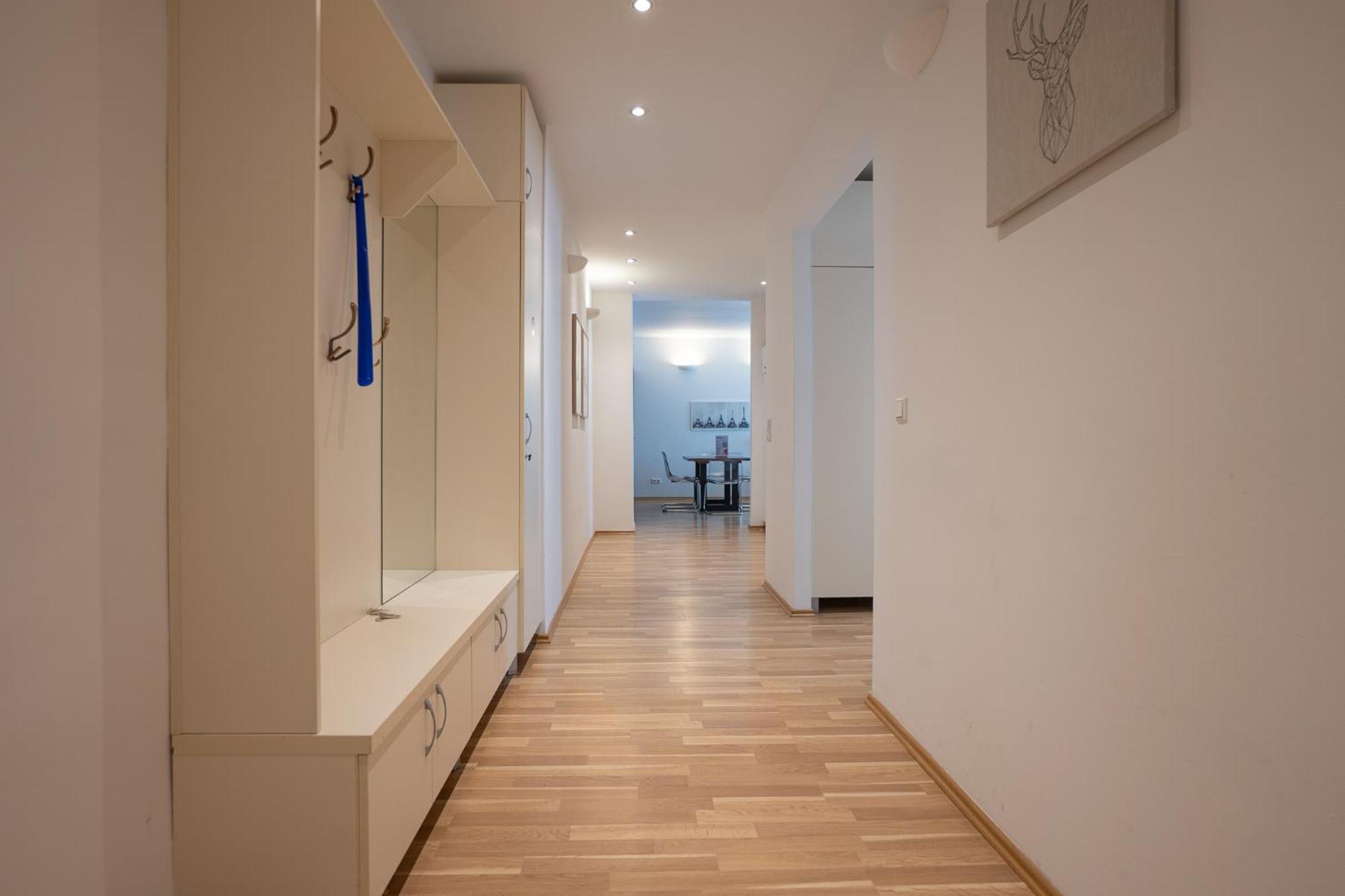 Charming With Balcony, Close To Stephansdom Cathedral Apartment Vienna