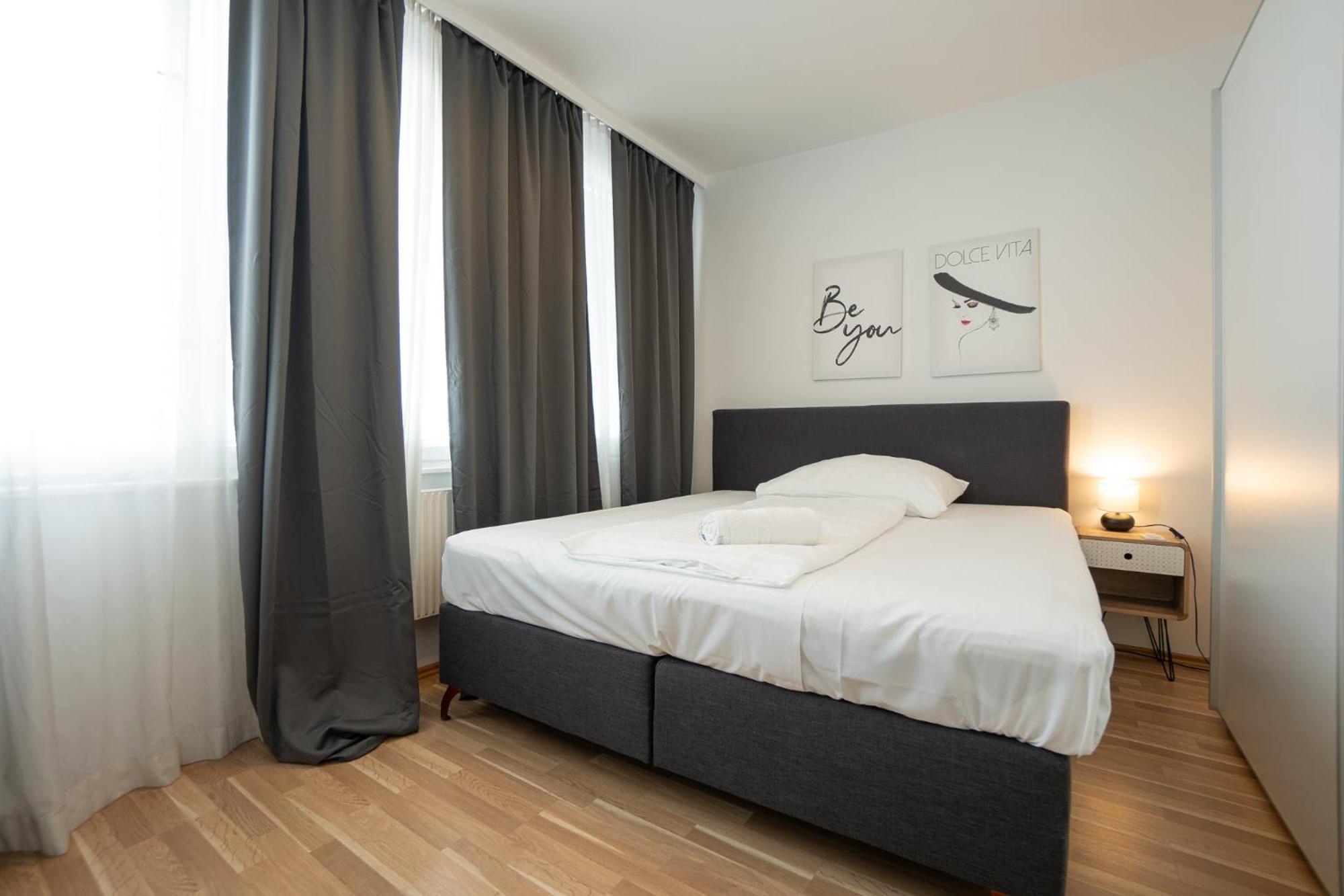 Charming With Balcony, Close To Stephansdom Cathedral *