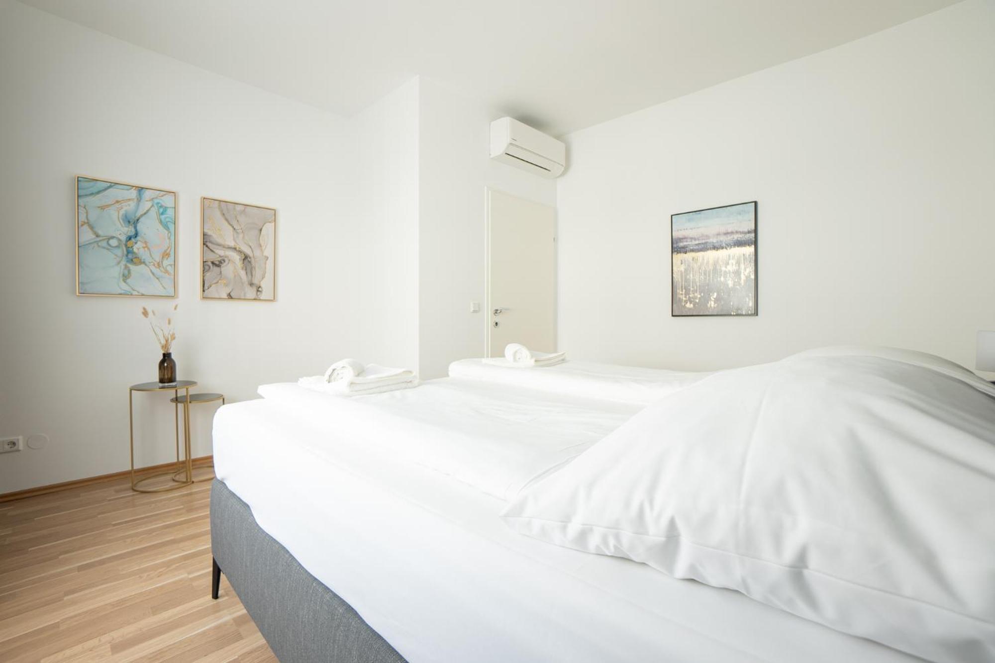 Charming With Balcony, Close To Stephansdom Cathedral * Vienna