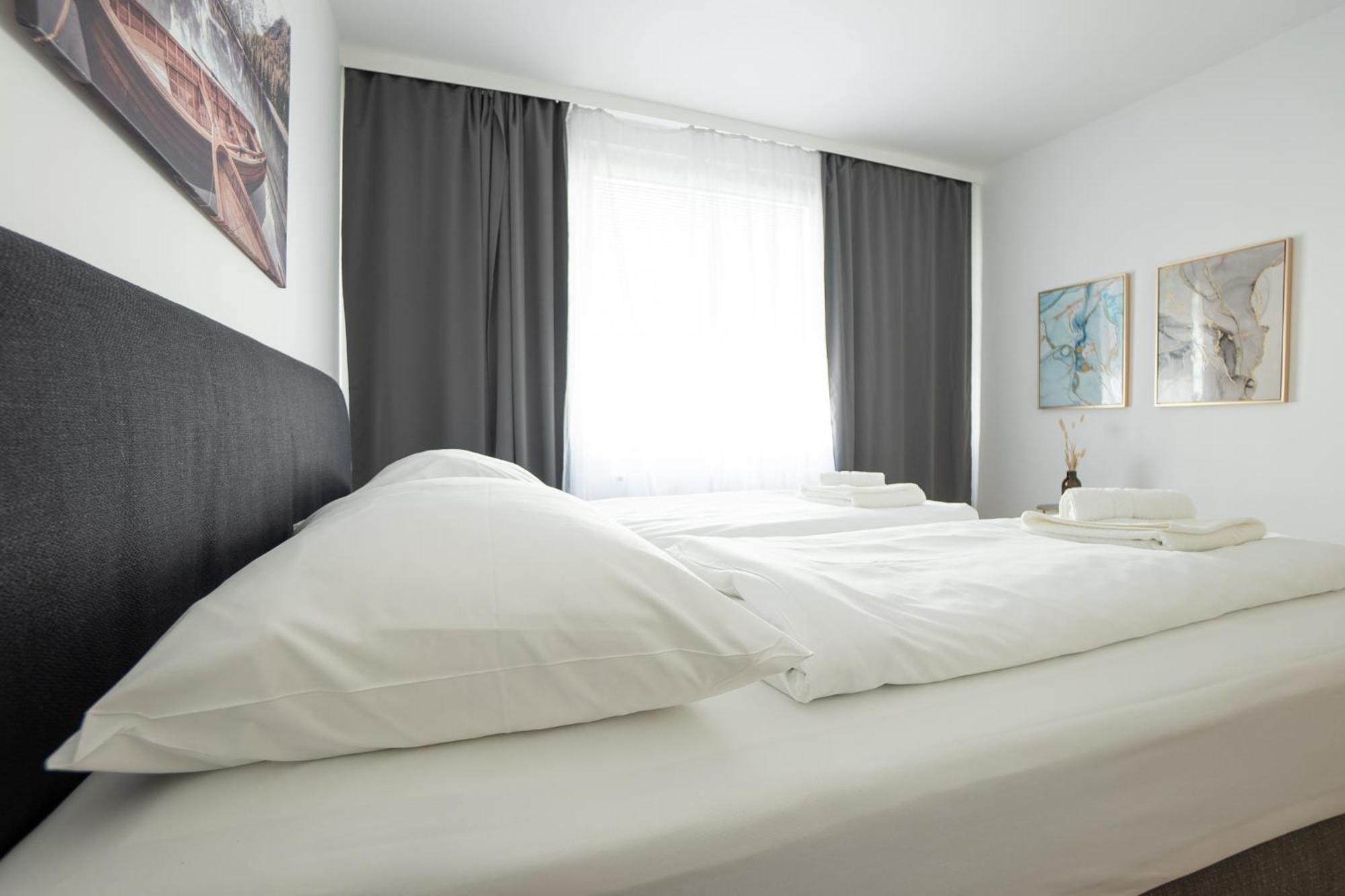 Charming With Balcony, Close To Stephansdom Cathedral *
