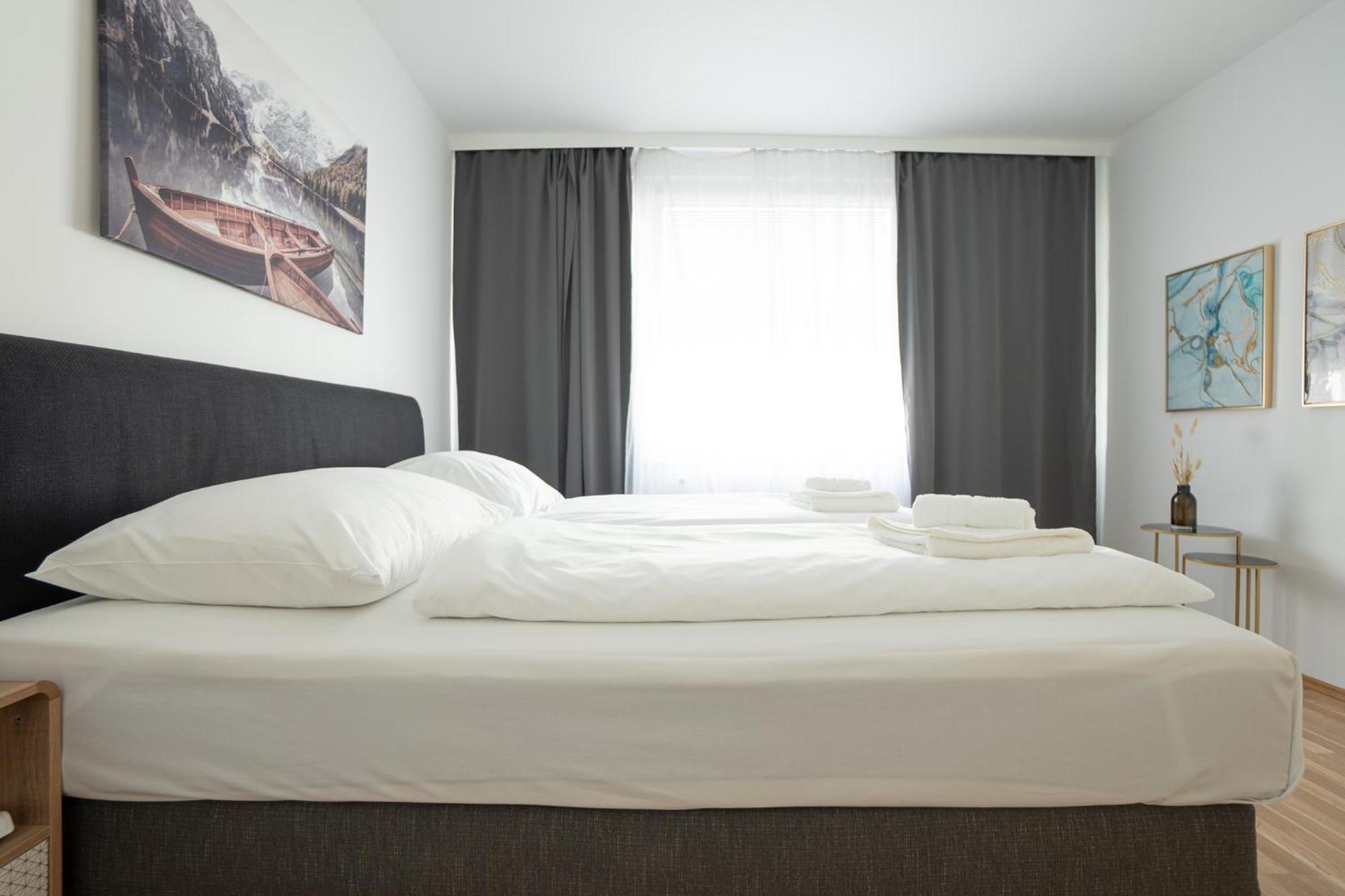Charming With Balcony, Close To Stephansdom Cathedral * Vienna